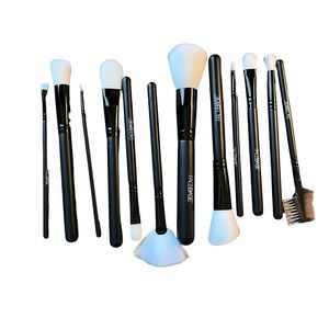 Facebase make up brush set